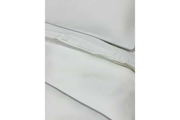 PARURE DE LIT AVEC BOURDON