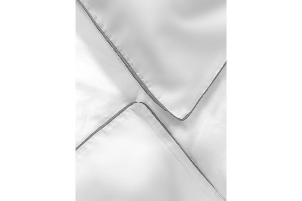 PARURE DE LIT AVEC BOURDON
