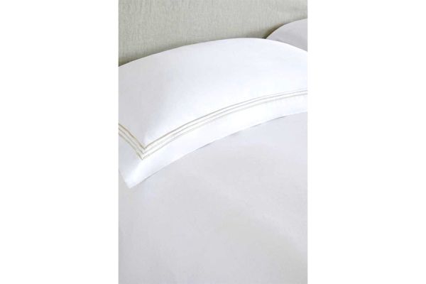 La PARURE EN SATIN DE COTON 300 FILS TRIPLE FESTON