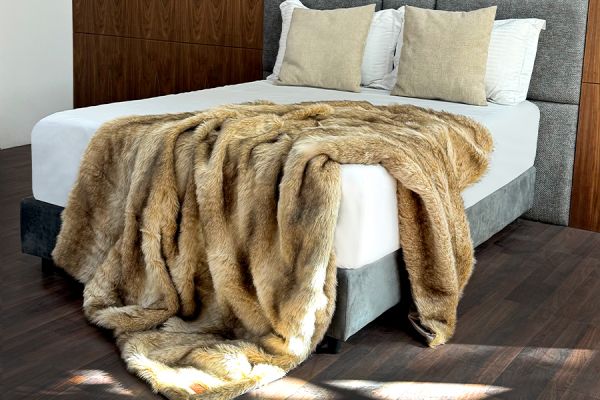PLAID DE LUXE EN FOURRURE